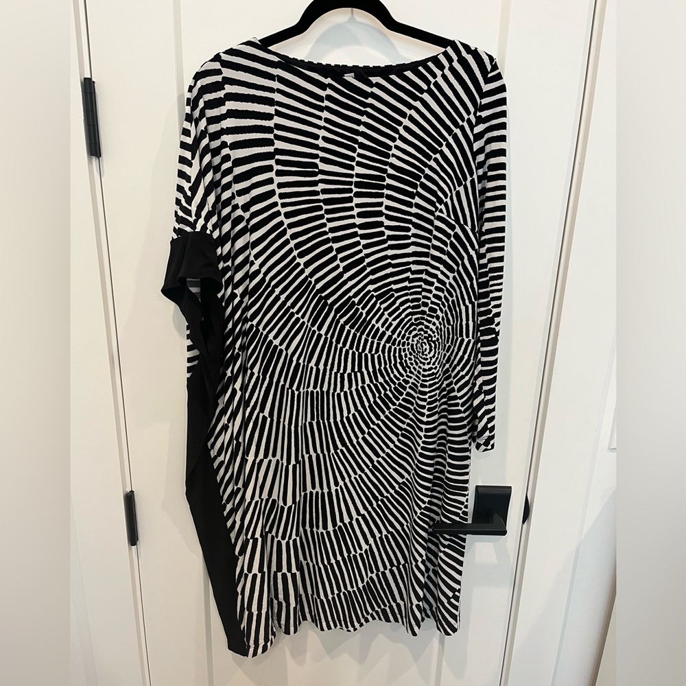 Trina Turk Black White Geometric Swirl Mini Knee Length Dress Sz M